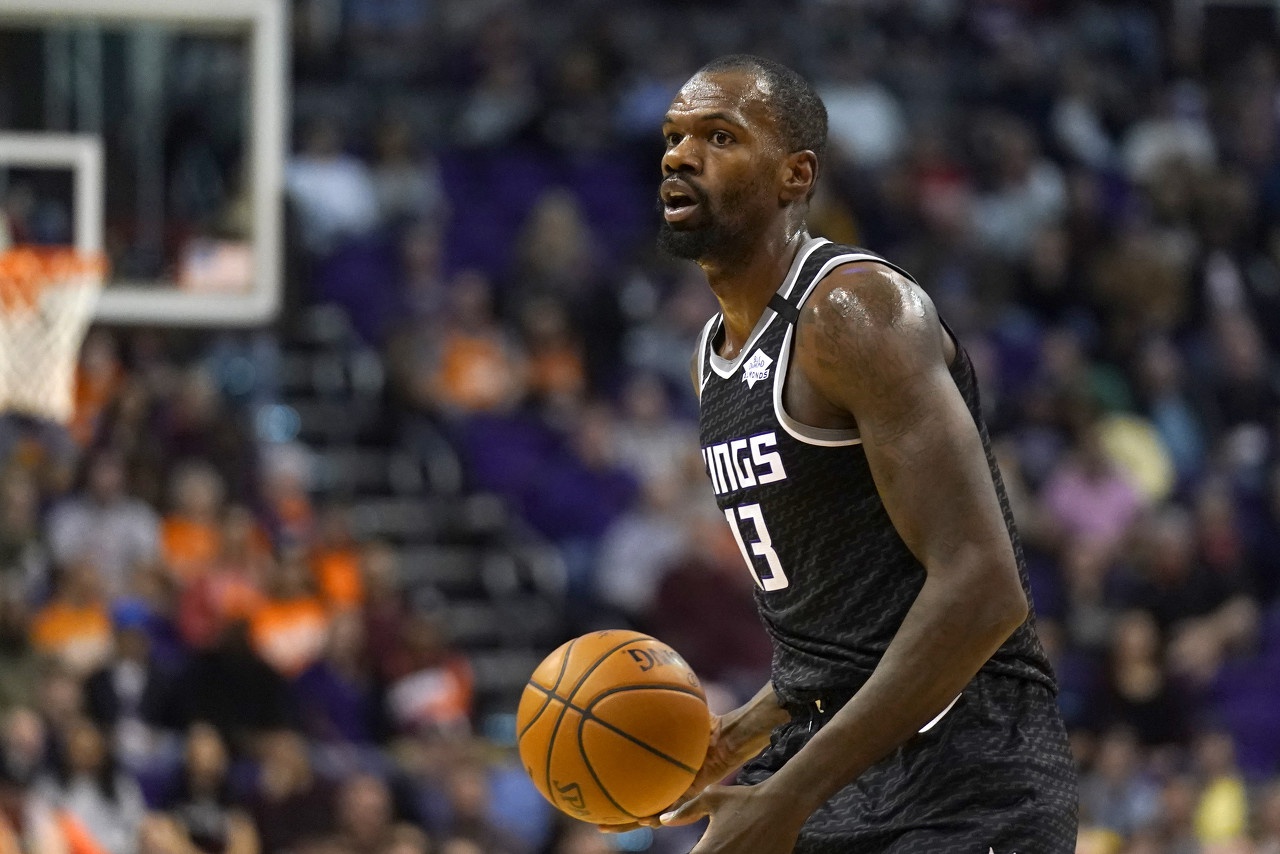 国王记者q&a:不认为迪瓦茨会提前离队 戴德蒙最可能被交易