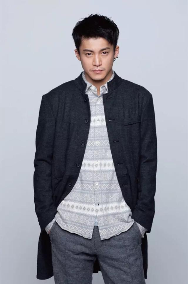 小栗旬计划就任事务所社长,或成田中圭,绫野刚的老板