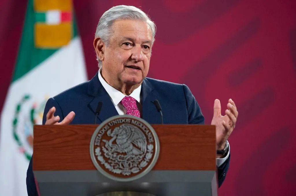墨西哥总统洛佩斯12月8日在记者会上