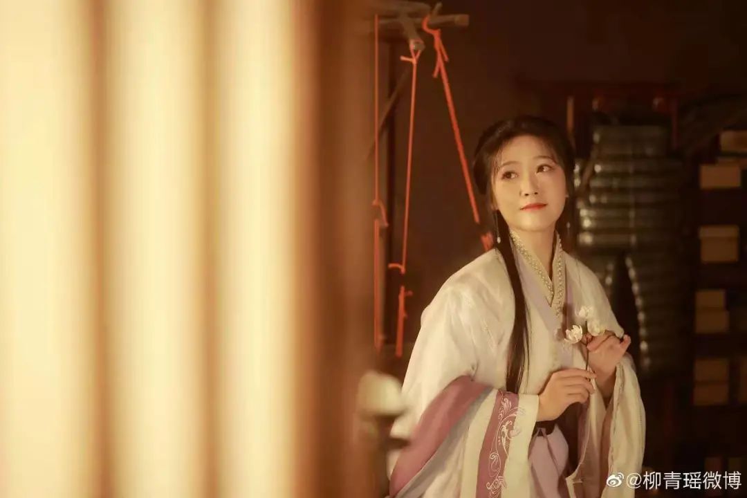 毕业后,刘婧进入互联网公司从事运营工作.