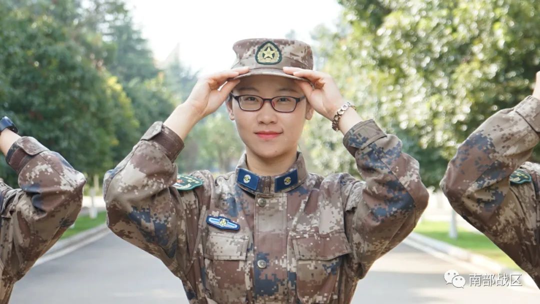 当孔雀蓝走进迷彩绿是怎样的军营之旅