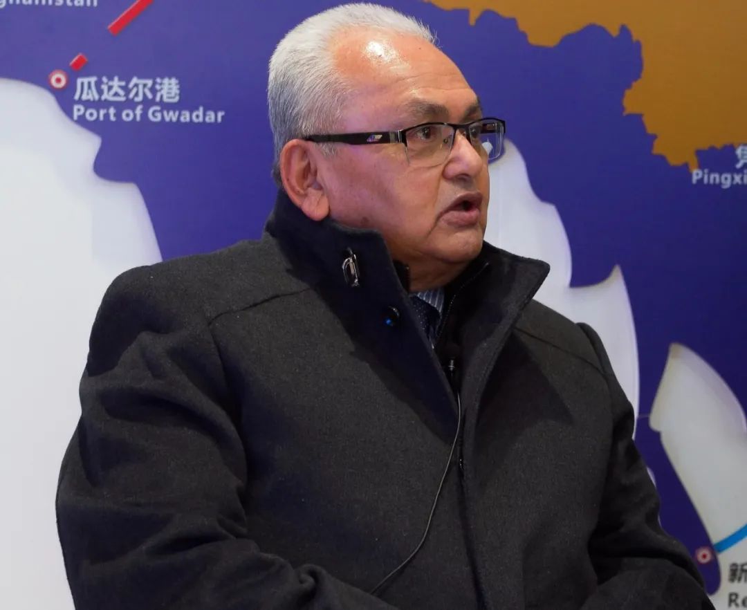 中尼友好有如珠峰一样坚固访尼泊尔驻华大使马亨德拉巴哈杜尔潘迪