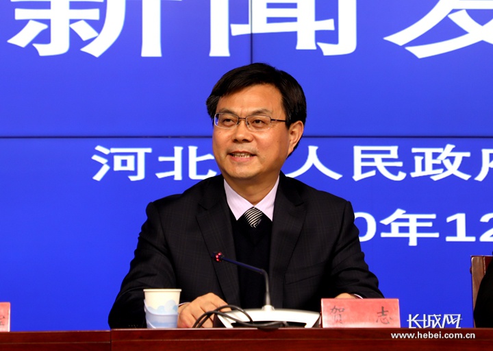 河北省财政厅农业农村处处长贺志回答记者提问. 长城网记者 烟成群 摄