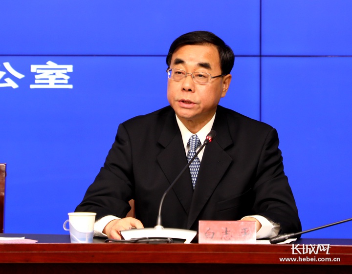 河北省财政厅监督评价处处长白志平介绍情况.长城网记者 烟成群 摄