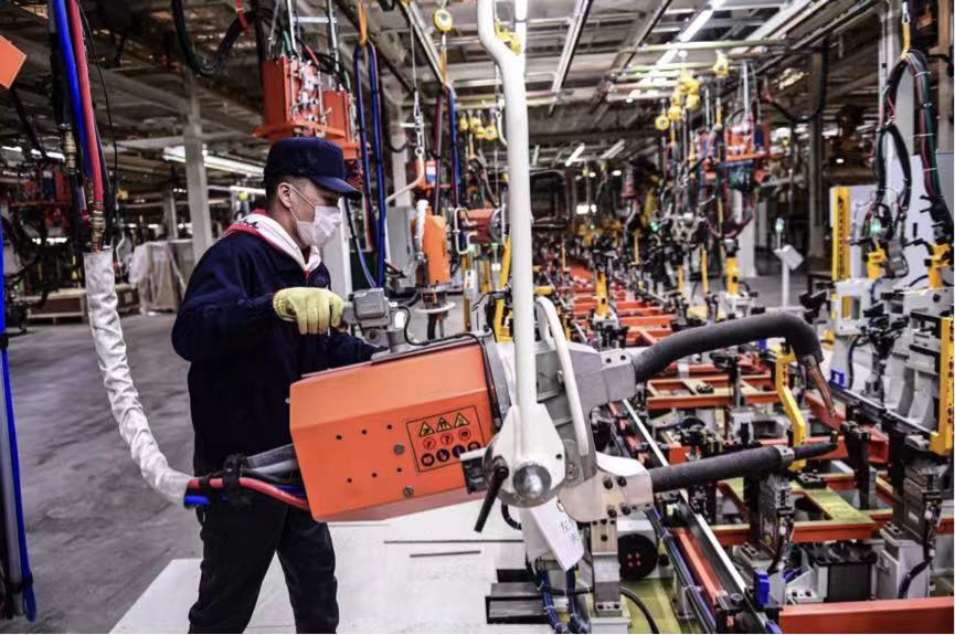 △中国沈阳一家汽车装配车间 图片来源：华尔街日报