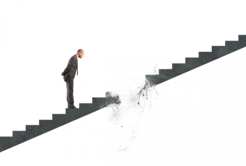 偿付能力严重不足并已出现流动性风险 中法人寿再向大股东借款