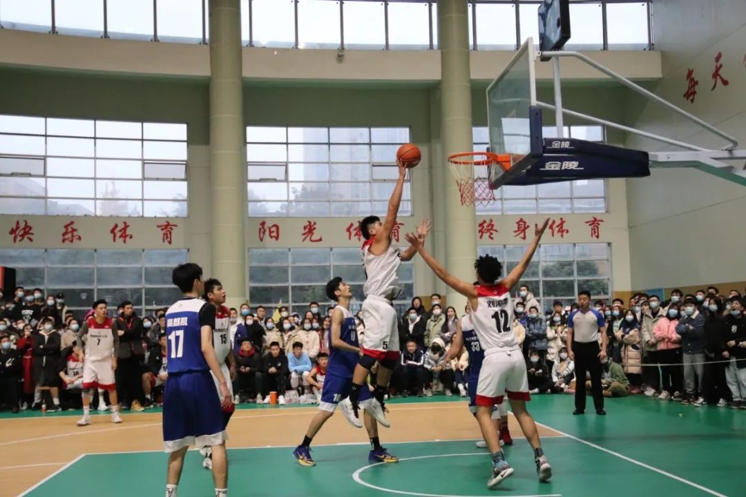 世界十大顶级篮球联NBA职业联赛中文官网__实时赛程比分+球队资讯赛：全球篮球力量的巅峰对决