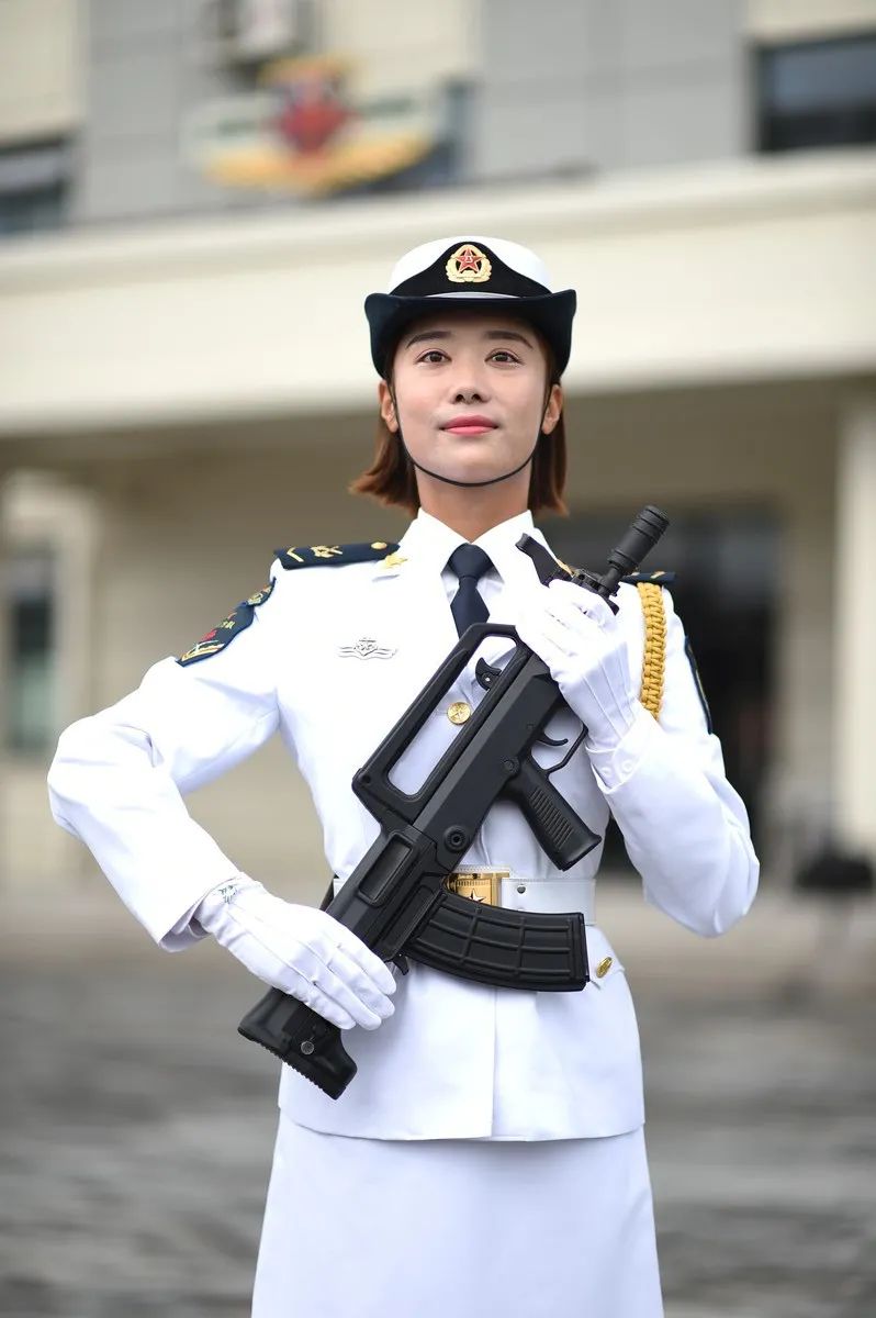 军营女神修炼手册看可盐可甜通信女兵的别样青春