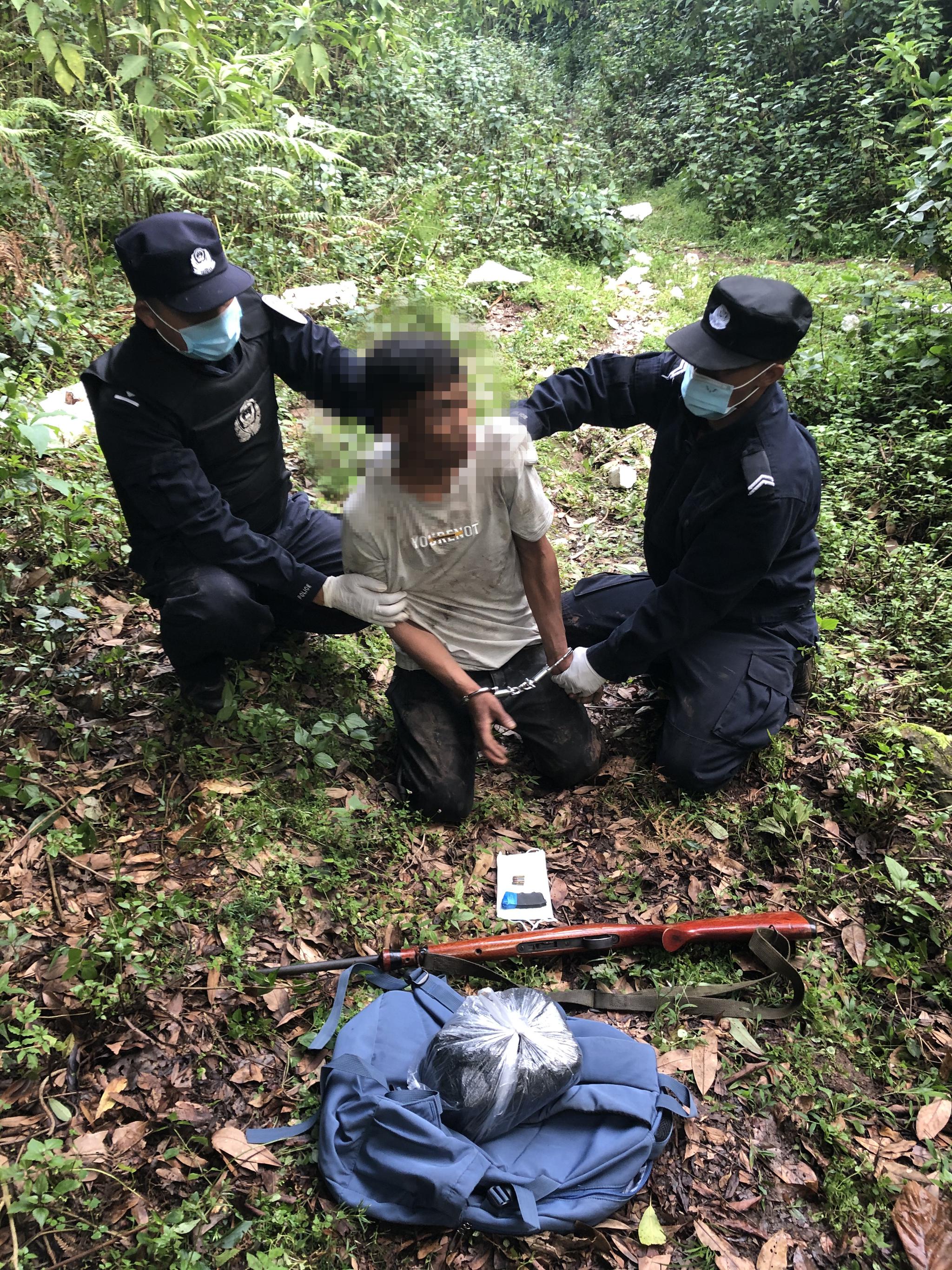 云南贩毒人的照片图片