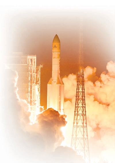 长征五号遥五运载火箭发射。本报记者 雷 声摄