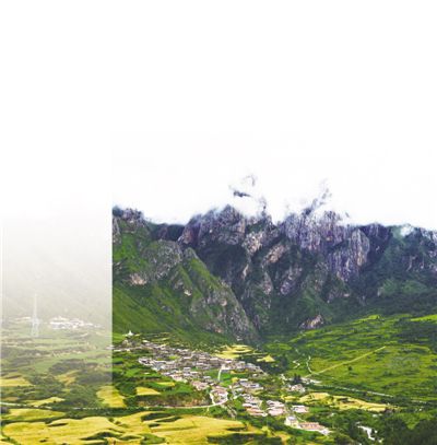 扎尕那村俯瞰。 资料图片