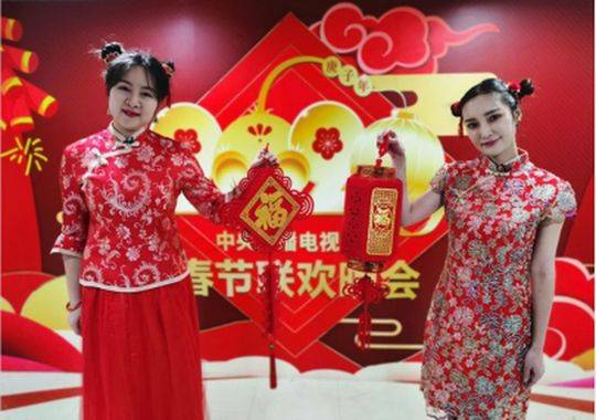 多语种网红主播探班2020春晚彩排 【博狗扑克】多语种网红主播探班2020春晚彩排