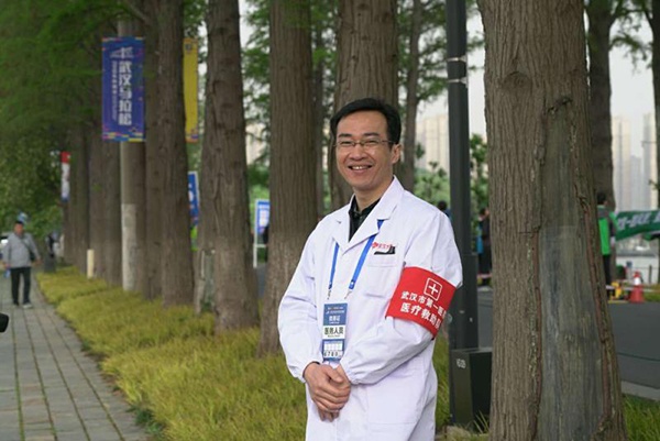 武汉市第一医院呼吸三病区主任汤浩。