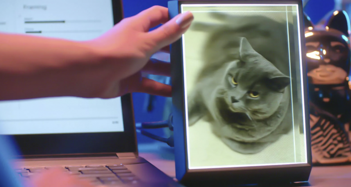 Looking Glass Portrait相框开始预购可以将图像转换成3D全息图显示