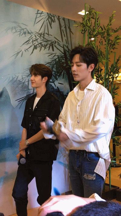 这一年,我见肖战比见我亲妈还多|肖战|刘昊然_新浪新闻