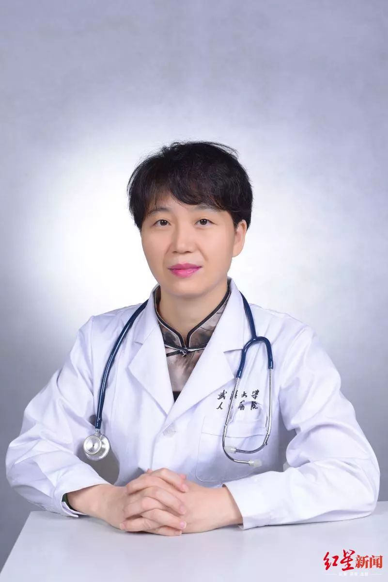 递交请战书 抗击非典后武汉女医生再战新型肺炎