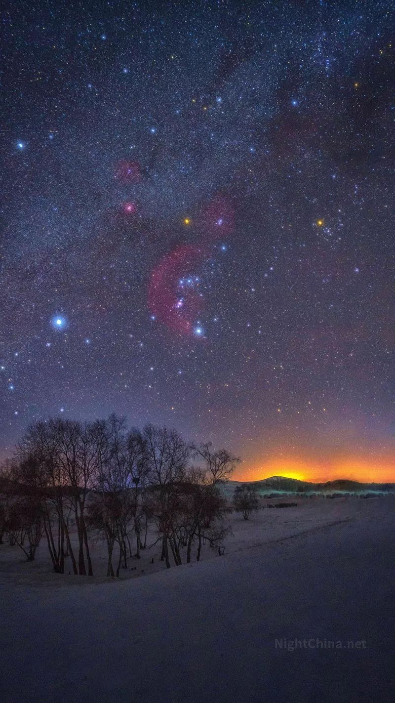 满天星星如同镶嵌在天空中的钻石夜空中国