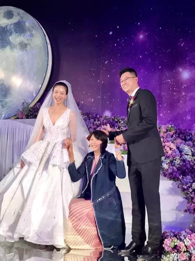 有网友还艾特了袁心玥,祝福接班人"袁心月"的出生.