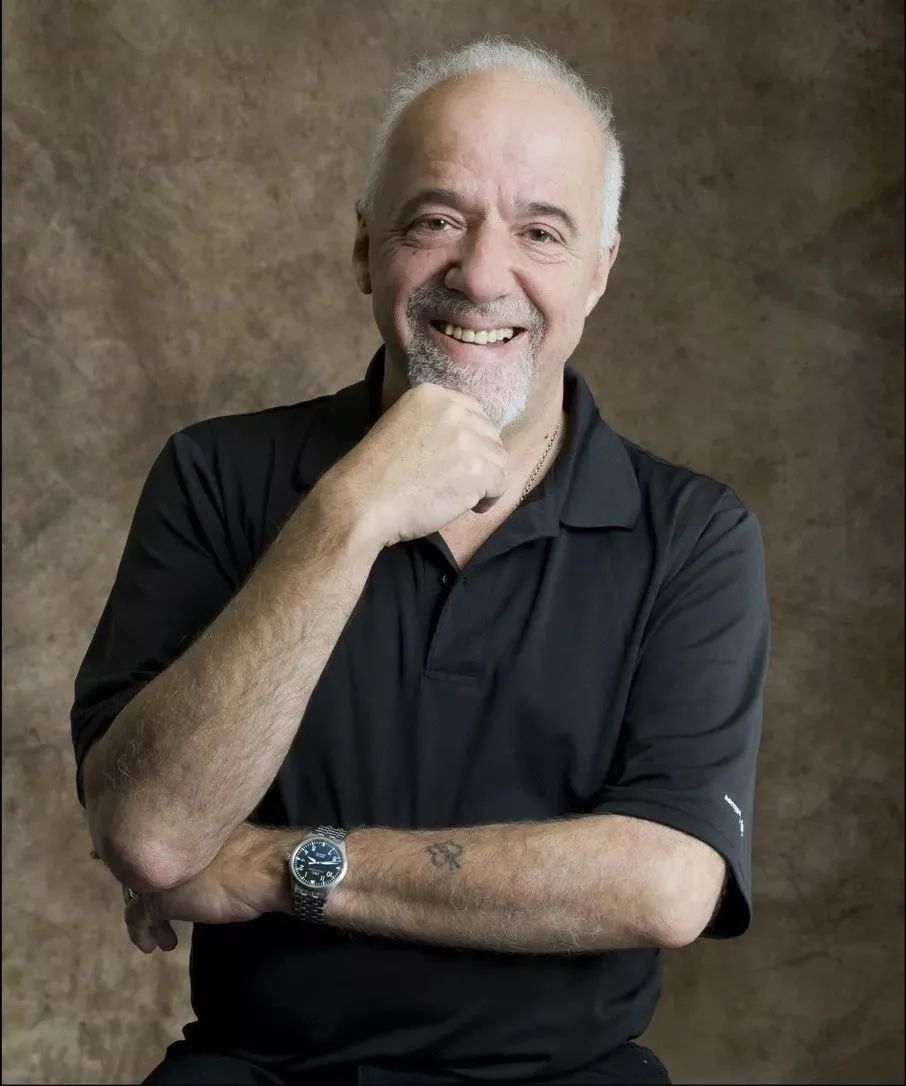 作者简介:保罗·科埃略,巴西著名作家,他的作品语言富有诗意和哲理