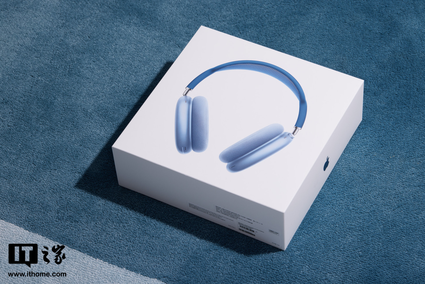 【it之家开箱】苹果 airpods max 无线耳机图赏:头戴式包耳设计,支持