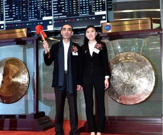 许亮亮早年被当成接班人进行培养,曾经担任达利集团副总裁.