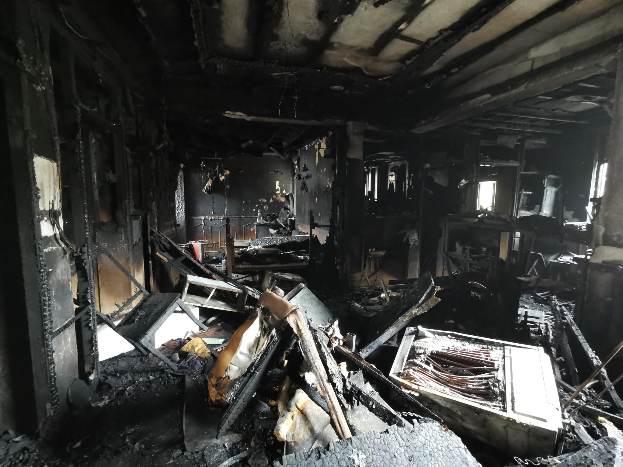 火灾导致麻先生家中严重烧毁