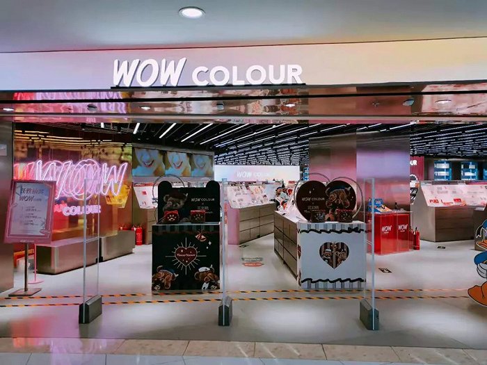 图：WOW COLOUR 北京中关村店（投中网实拍）