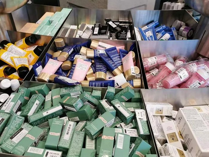 图：HARMAY话梅店内的小样（投中网实拍）