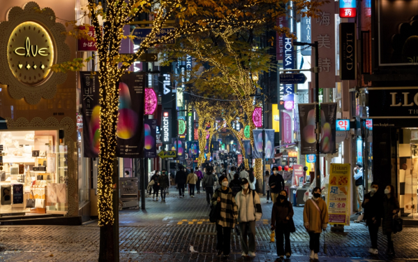 △图为首尔明洞商圈，摄于2020年11月20日，首尔市政府提供