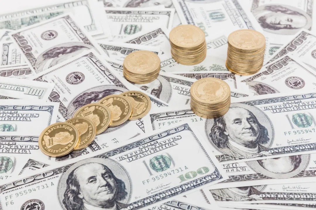 大量发行的美元&nbsp;图片来源:摄图网