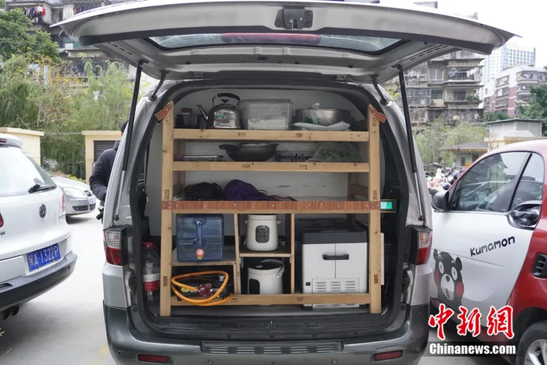 狗粮撒了13155公里七旬夫妻自改房车一路向西