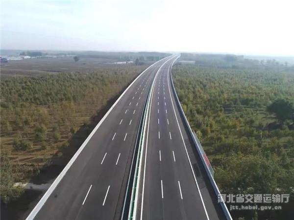 河北省电视台新闻联播报道津石高速全线通车运营图
