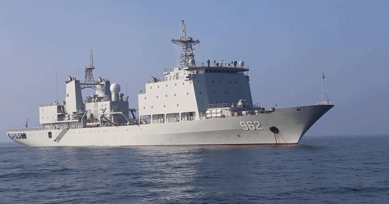 今天我为你祝福泸沽湖舰迎来5岁生日