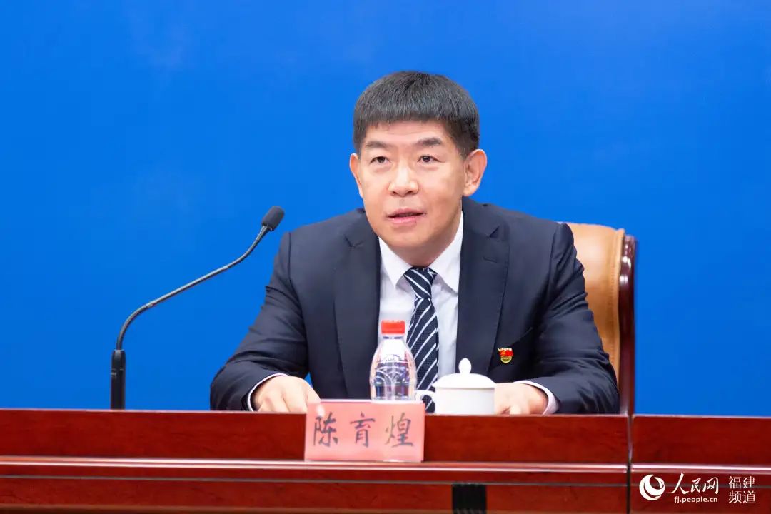 福建省公安厅党委委员,政治部主任陈育煌 人民网 焦艳 摄