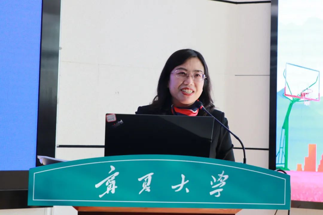 流基层教学组织获得团队代表,化学化工学院任永胜和外国语学院朱海燕