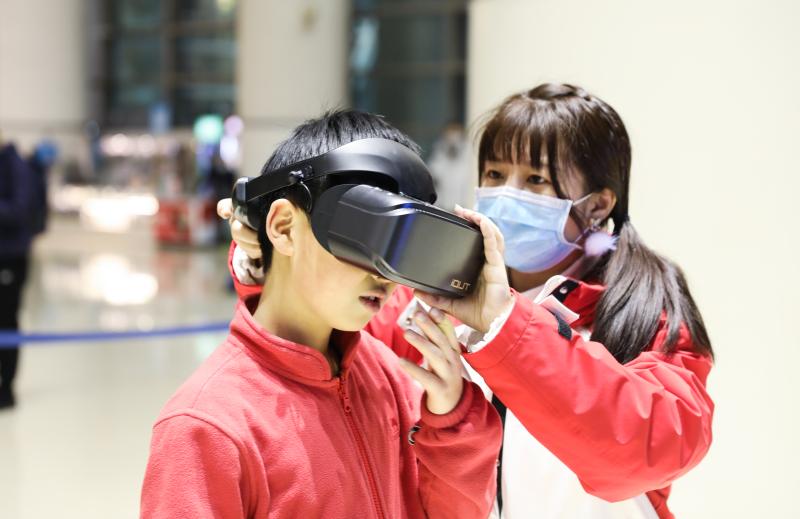VR互动体验 上海科技馆供图