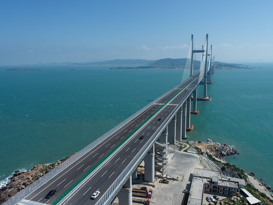 建桥禁区中的奇迹 世界最长公铁两用跨海大桥全面通车 手机新浪网