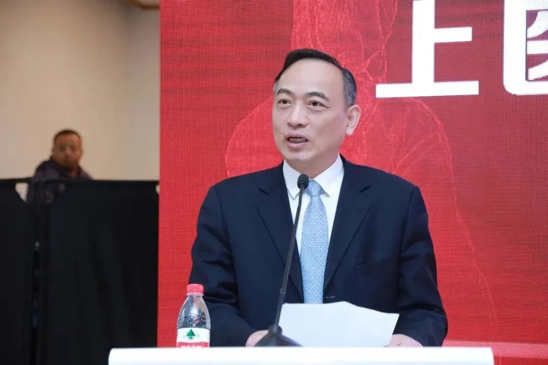 复旦大学党委副书记,上海医学院党委书记袁正宏致辞黄爱龙在致辞中