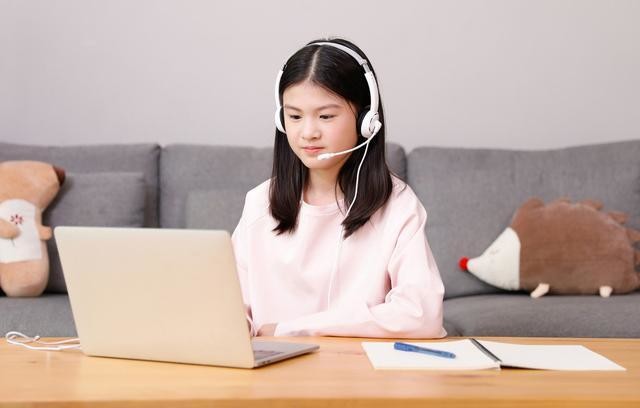 家长痛斥：上了学霸君 欠了一身债