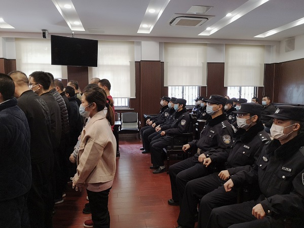 上海宝山法院对一22人恶势力犯罪集团系列案宣判！涉案金额高达8亿余元