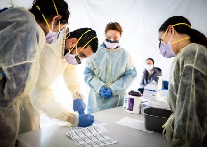 美媒：少数新冠患者出现严重精神病症状 有人患上妄想症