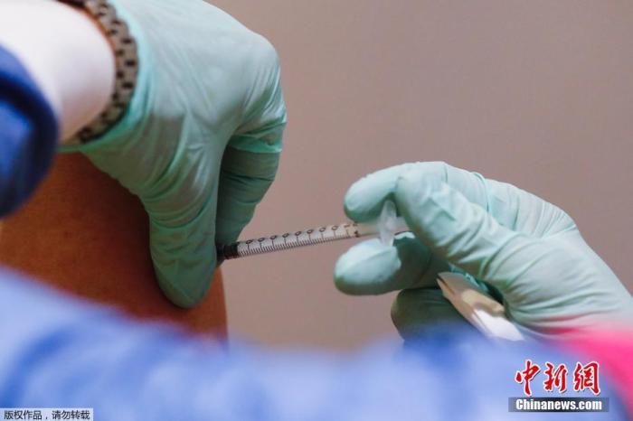 德国疫苗接种首日发生意外 8人被接种五倍剂量