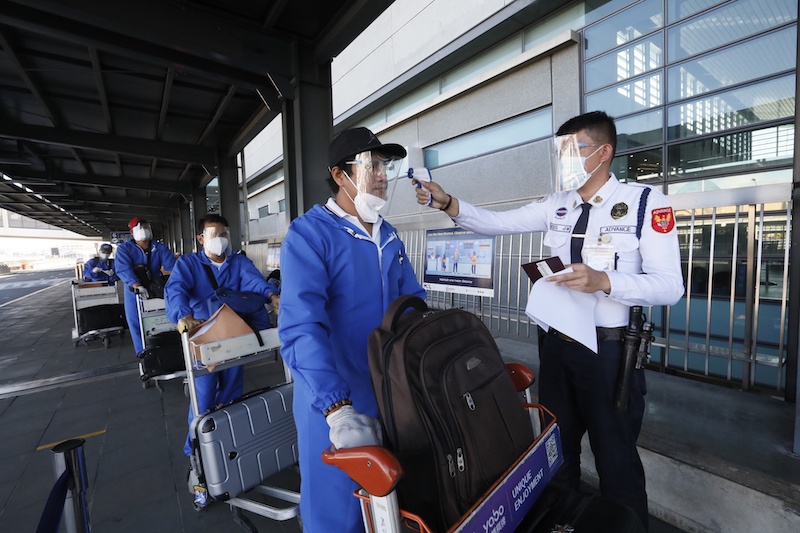 预防变异新冠病毒进入 菲政府限制来自20个国家或地区的旅客入境