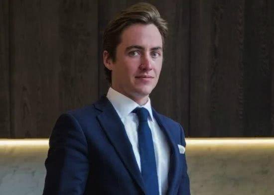 碧翠丝公主受梅根连累,被迫推迟婚礼日期,未婚夫为她抛弃前妻