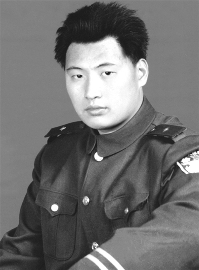 雷宏:舍身救列车