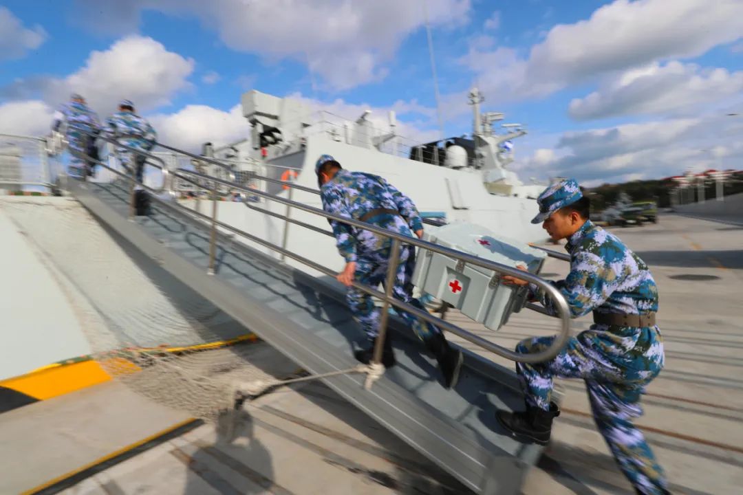 现场直击某护卫舰支队开展后装综合保障演练