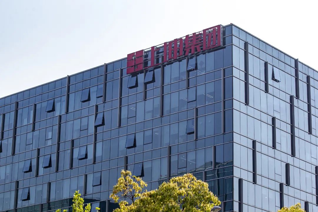 如今,二次地产投资的上坤地产,能否让林劲峰打一场"巴菲特"的翻身之仗