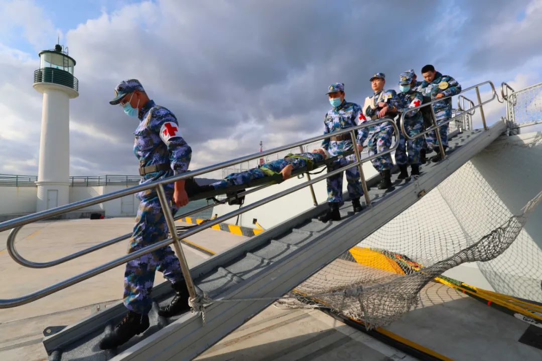 现场直击某护卫舰支队开展后装综合保障演练