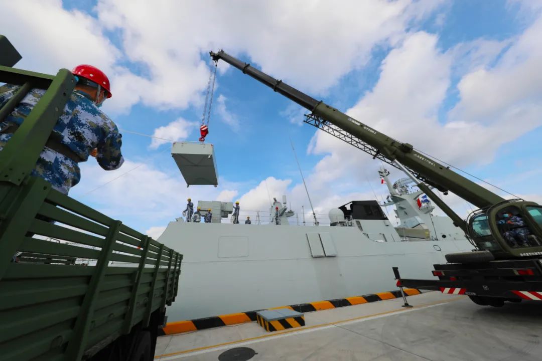 现场直击某护卫舰支队开展后装综合保障演练