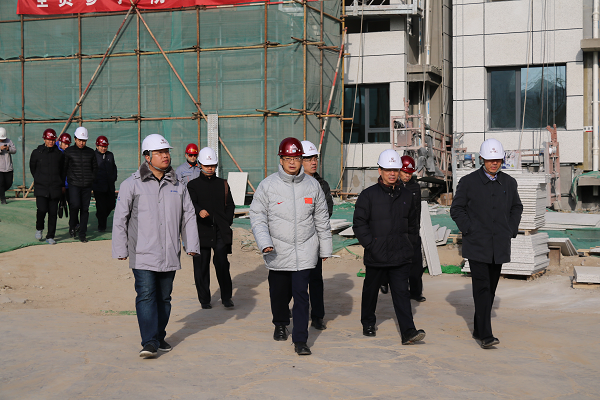 节日期间,局党组成员,副局长赵峰涛,王永红,赵建国,和培林也分别走访